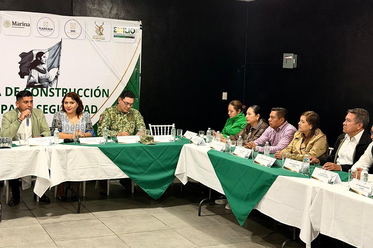 Alcalde Carlos López participa en Mesa de Construcción de Paz y Seguridad